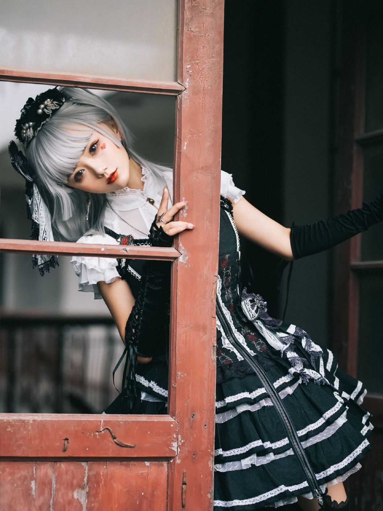 放弃你的黑长直吧,现在流行"公主切 双马尾",甜美感十足